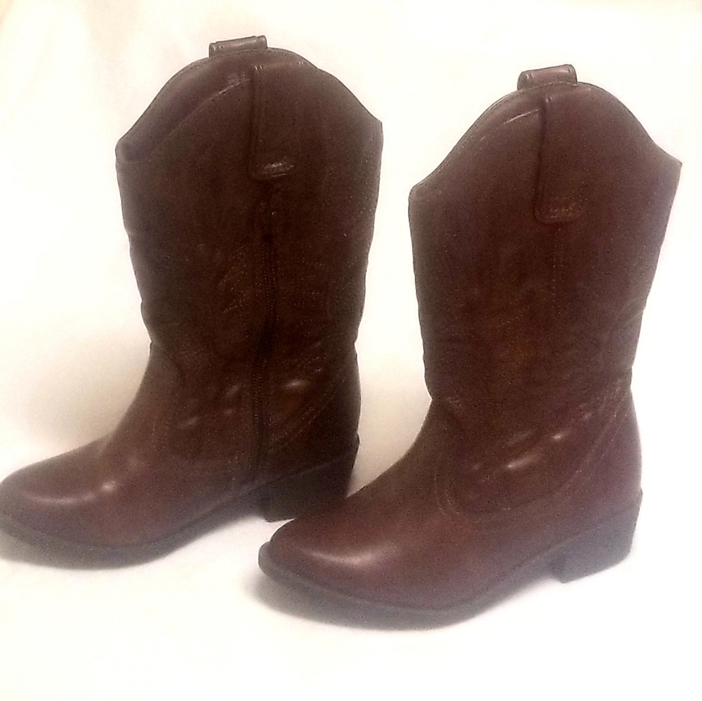 Girl 12 Medium cowgirl boot
